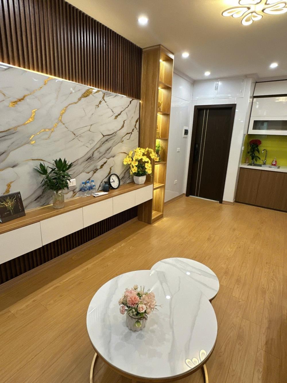 Bán căn hộ tập thể Thái Thịnh, Đống Đa, nhà đẹp full nội thất, gần phố