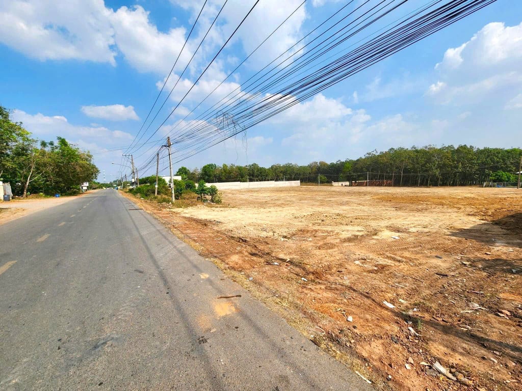 Bán gấp lô đất Thị Xã Chơn Thành, Bình Phước, dt 2010m2, sát KCN, gần chợ, trường học, chỉ 170 triệu