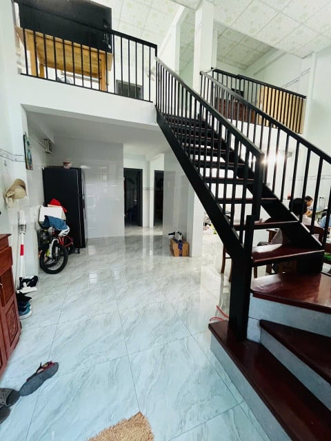 Bán nhà hxh đường số 9, Thủ Đức, sau Vincom Thủ Đức, trệt gác lửng 79m2, giá nhỉnh 6 tỷ