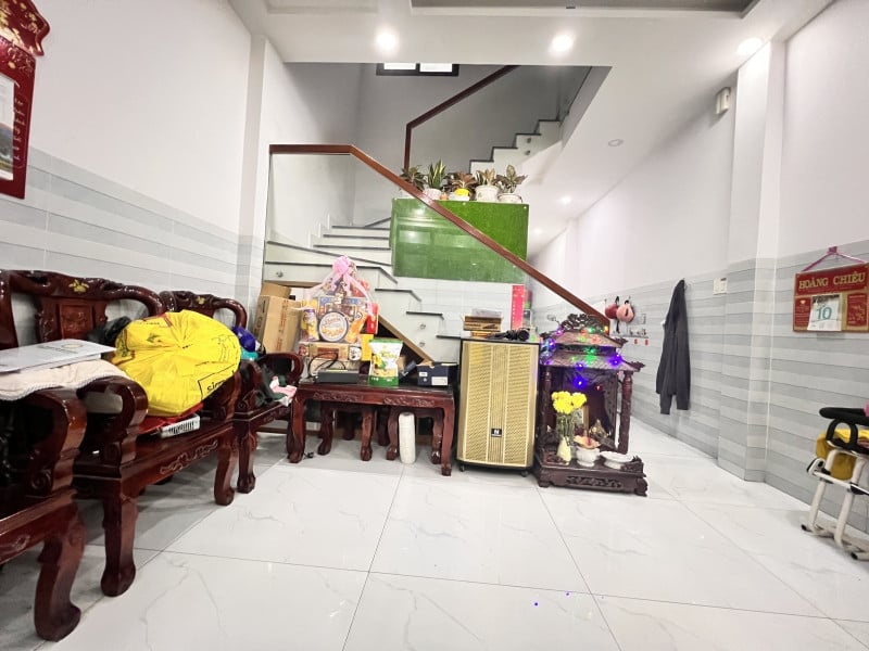 Bán nhà Linh Xuân, Thủ Đức, HXH quay đầu, 3 tầng 75m2, ngộp bank giá tốt nhỉnh 5 tỷ