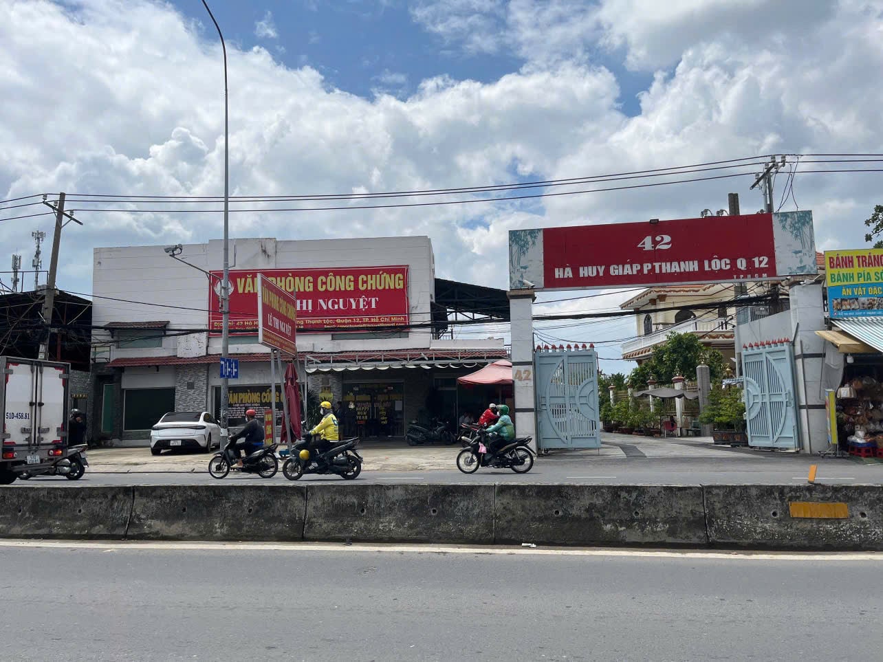 Cho thuê nhà nguyên căn mặt tiền Hà Huy Giáp, gần Ngã Tư Ga, 1200m2 giá 160tr/tháng