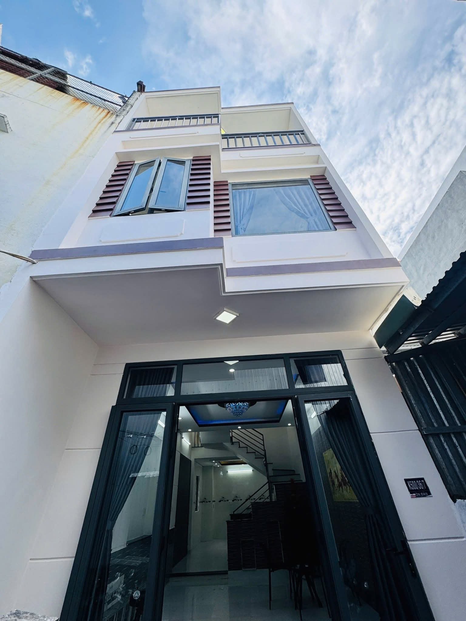 Bán nhà Tôn Đản, Đà Nẵng, vị trí trung tâm, 54m2, tiện di chuyển, giá tốt