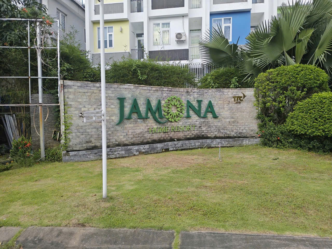 Bán biệt thự Jamona Home Resort,  Thủ Đức, 8.5mx22m, giá 17 tỷ, 231,6m2, 3 tầng