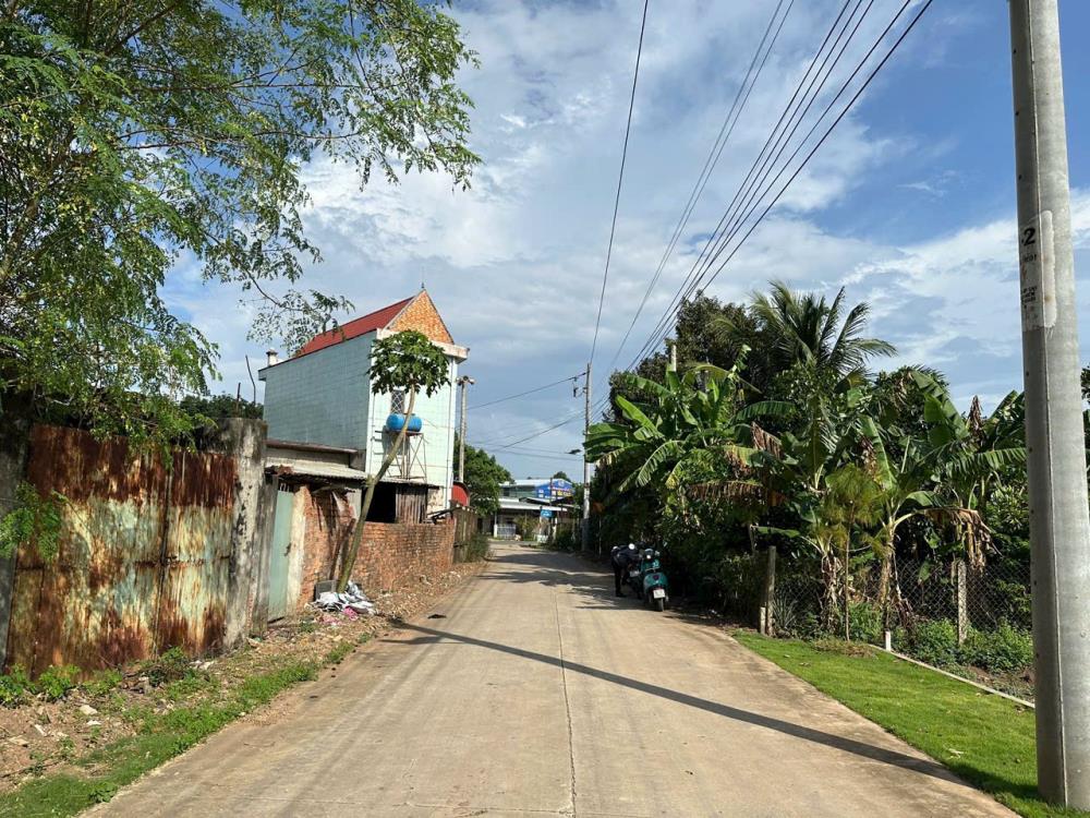 Bán nhanh lô đất Phú Chánh, Tân Uyên, dt 191m2 sẵn thổ cư, giá 965tr, pháp lý sẵn rõ ràng