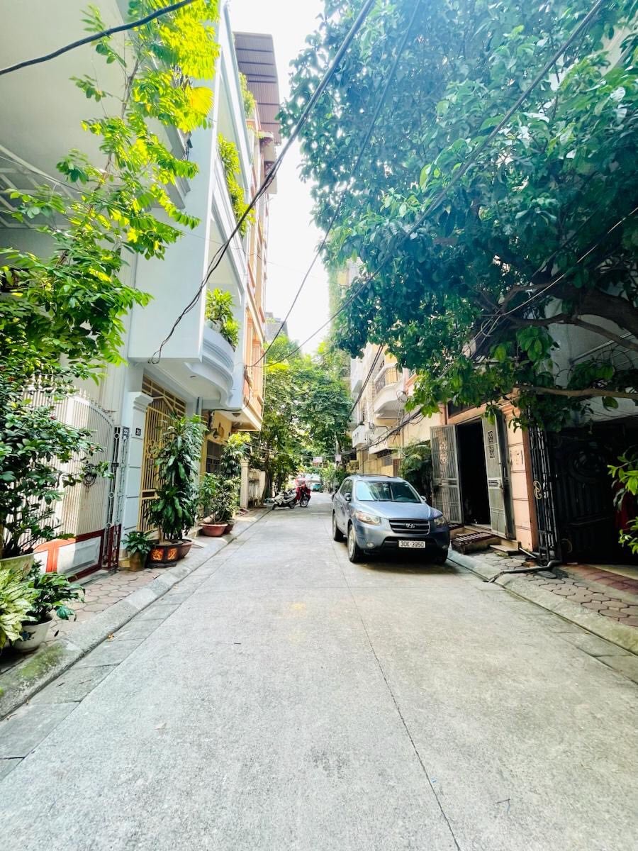 Bán nhà phố Lạc Trung, Hai Bà Trưng, 73m2, 4 tầng, mt 4.5m, giá 28.5 tỷ