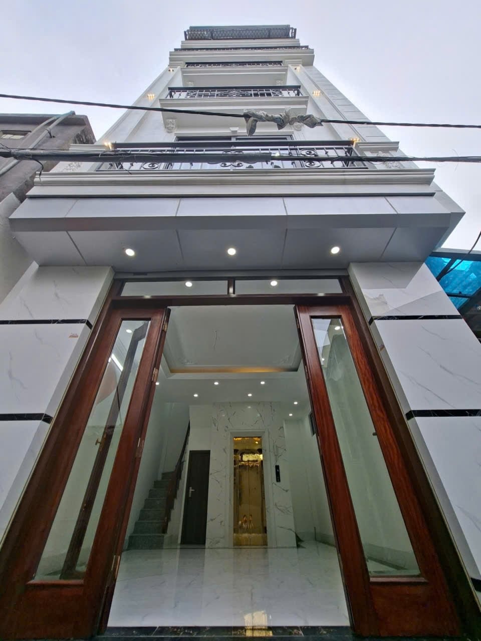 Bán nhà Khuyến Lương, Hoàng Mai, 36m2, lô góc, mặt tiền 4.8m, 7 tầng