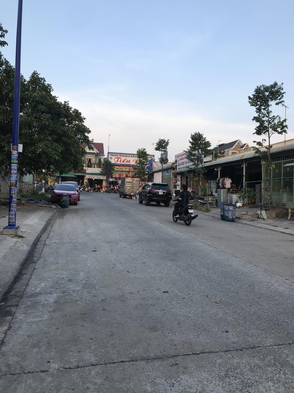 Bán đất Phú Hòa, Thủ Dầu Một, gần chợ, sát KCN, dân đông, lô góc 2mt kinh doanh, chỉ 185tr