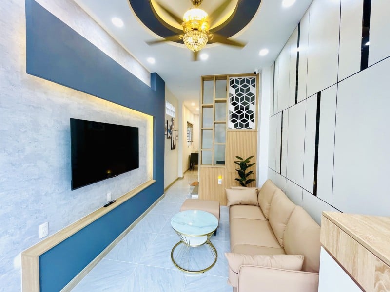 Bán nhà Nguyễn Trọng Tuyển, Phú Nhuận, mặt tiền kinh doanh, 43.5m2 dtsd 2 tầng 2pn,  nhỉnh 6 tỷ