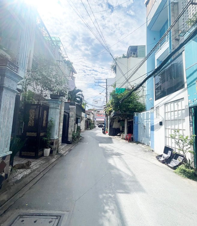 Bán nhà Lạc Long Quân, Tân Hòa, 3 tầng, hẻm xe tải, 6x18m, 109m2, chỉ 16 tỷ tl