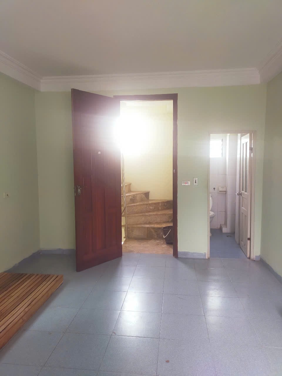 Chính chủ cho thuê phòng Nguyễn Chí Thanh, Đống Đa, phòng ngủ khép kín, chỉ 3,8 triệu