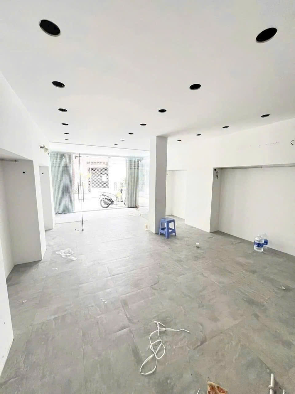 Cho thuê nhà Trần Hưng Đạo, gần ngân hàng VCB, 3 tầng 75m2, giá chỉ 10tr/tháng