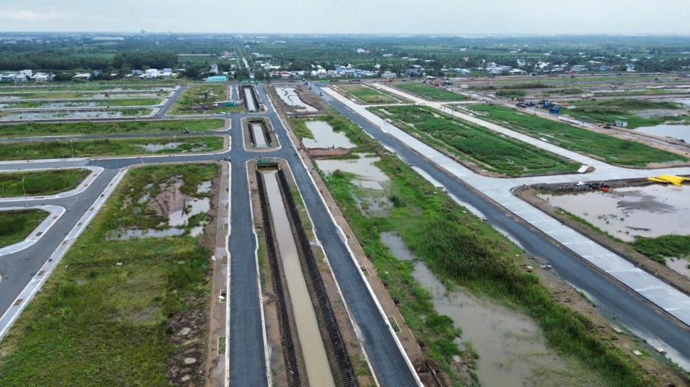 Bán đất mặt tiền Võ Văn Kiệt, Bình Chánh, thổ cư, shr, giá f0 thích hợp đầu tư