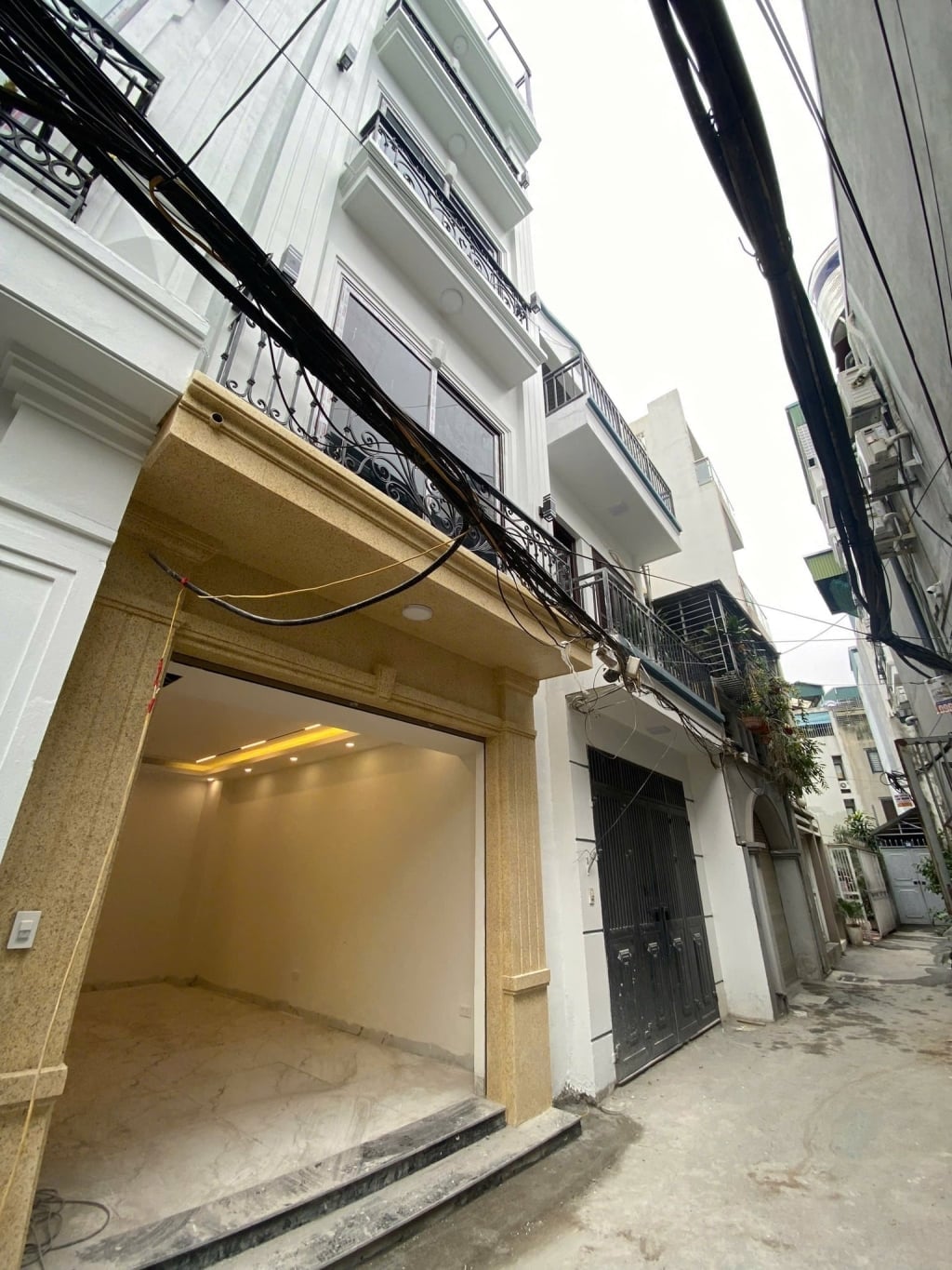 Bán nhà Vân Canh, Hoài Đức, 5 tầng 30m², sổ đỏ chính chủ, giá còn thương lượng