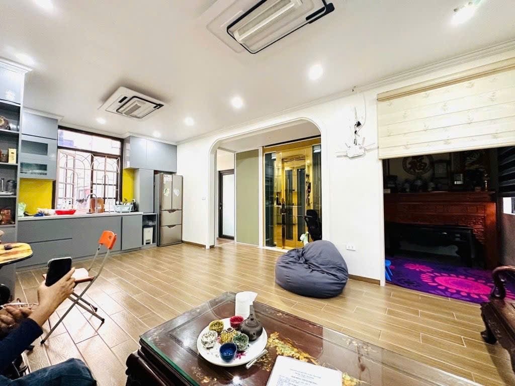 Bán nhà phân lô Hoàng Quốc Việt, Nghĩa Đô, Cầu Giấy, ô tô vào nhà, 48m2 chỉ 17,8 tỷ