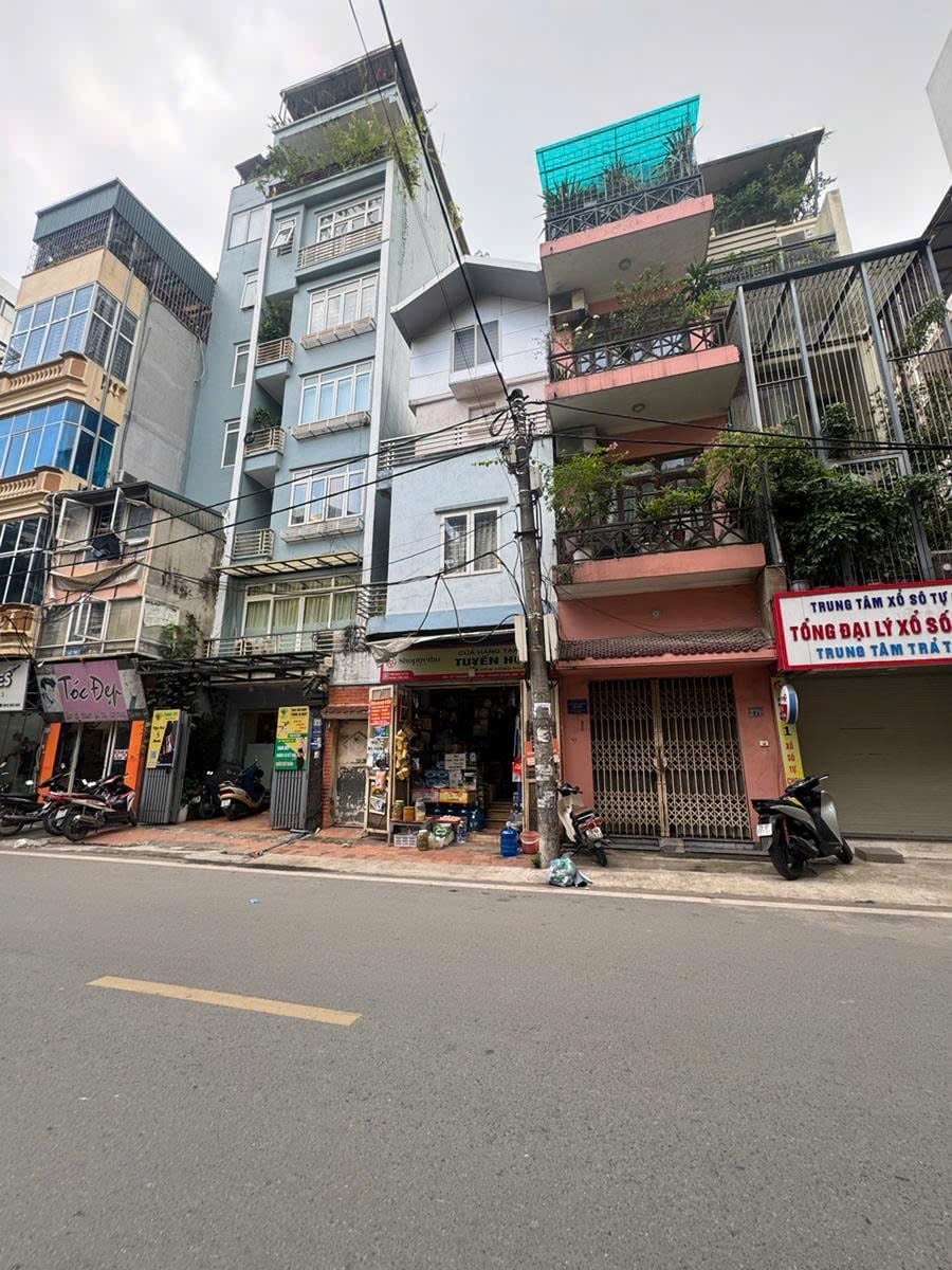 Bán nhà mặt phố Hoàng Văn Thái, Hà Nội, vị trí đẹp, phù hợp mọi loại hình kinh doanh