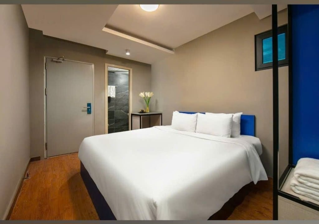 Bán nhà mặt phố Trần Quốc Vương, Cầu Giấy, lô góc ô tô, vỉa hè, 130m2, giá 80.6 tỷ