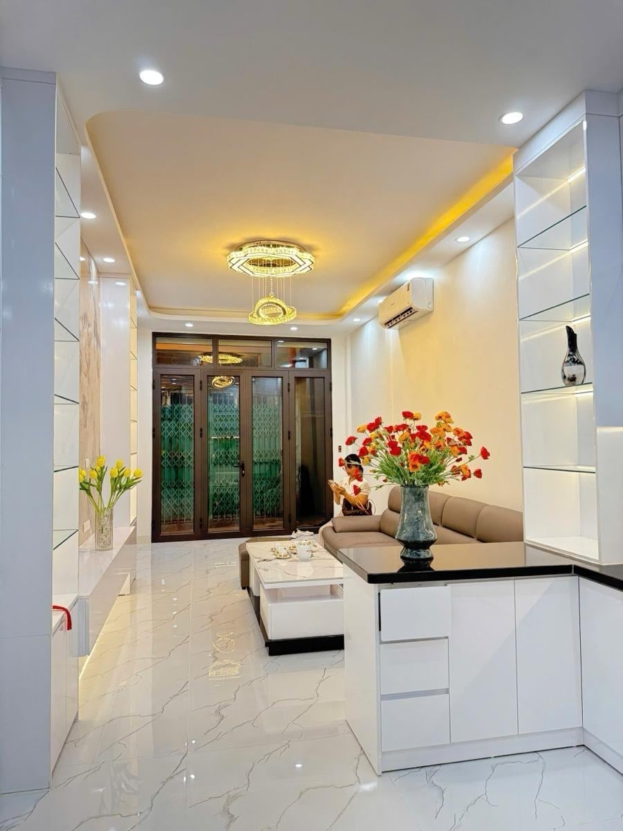 Bán nhà Yên Hòa, Cầu Giấy, 5 tầng thang máy, mặt ngõ thông gần phố, 50m ra oto đỗ