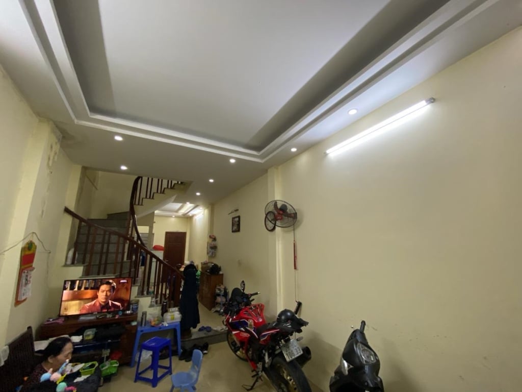 Bán nhà Trần Duy Hưng, Cầu Giấy, 49m2, ngõ thông khắp ngã, trước nhà thoáng
