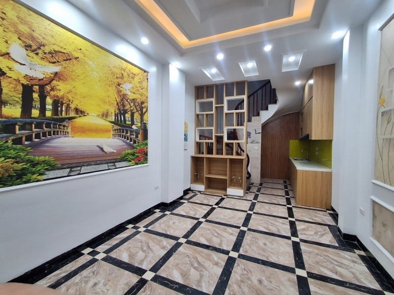 Bán nhà Đàm Quang Trung, Phố Trạm, 5 tầng 40m, ô tô đỗ cổng nhỉnh 7 tỷ