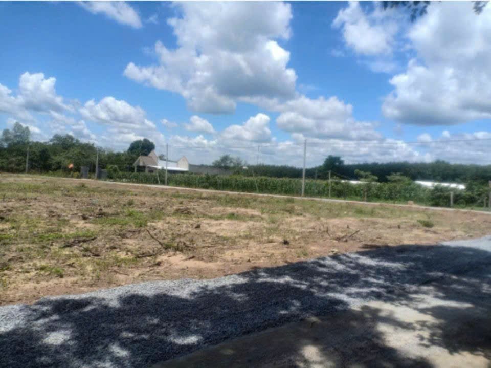 Bán nhanh lô đất xã Định An, Dầu Tiếng, dt 1000m có 500m thổ cư, sổ sẵn