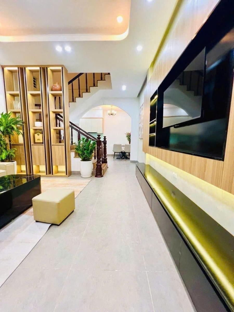 Bán nhà Nguyễn Khang, Cầu Giấy, 39m 5 tầng, ngõ nông rộng, 30m ra mặt phố