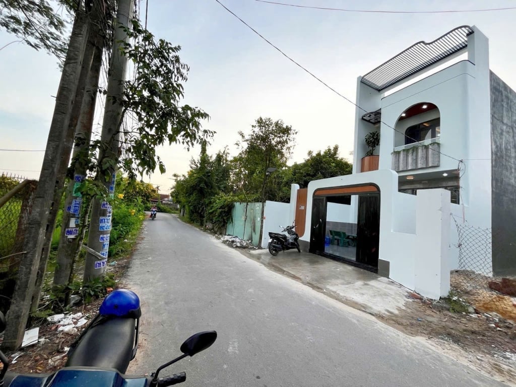 Bán nhà Xã Mỹ Hạnh Nam, Long An, đường nhựa, 5x26.7m, giá 3 tỷ 450