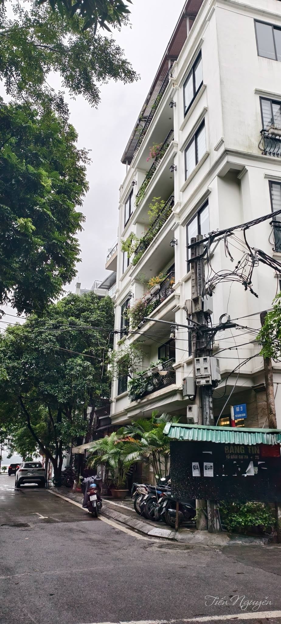 Bán nhà phố Quảng An, Tây Hồ, 70m2, 5 tầng phù hợp, 26 tỷ có thương lượng