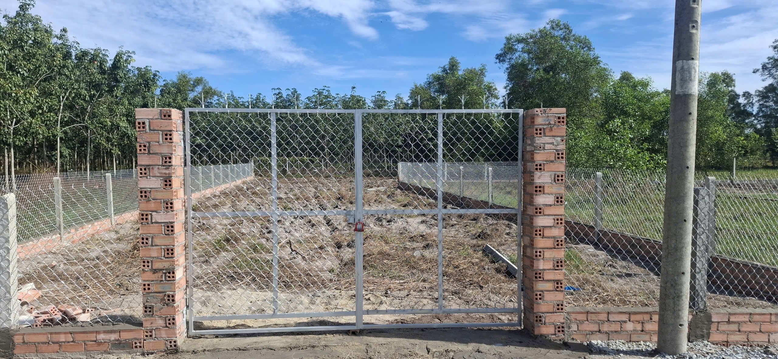 Bán đất hẻm oto Xã Thạnh Đức, Tây Ninh, dt gần 800m2, hợp làm kho xưởng, trọ, giá 1,85 tỷ