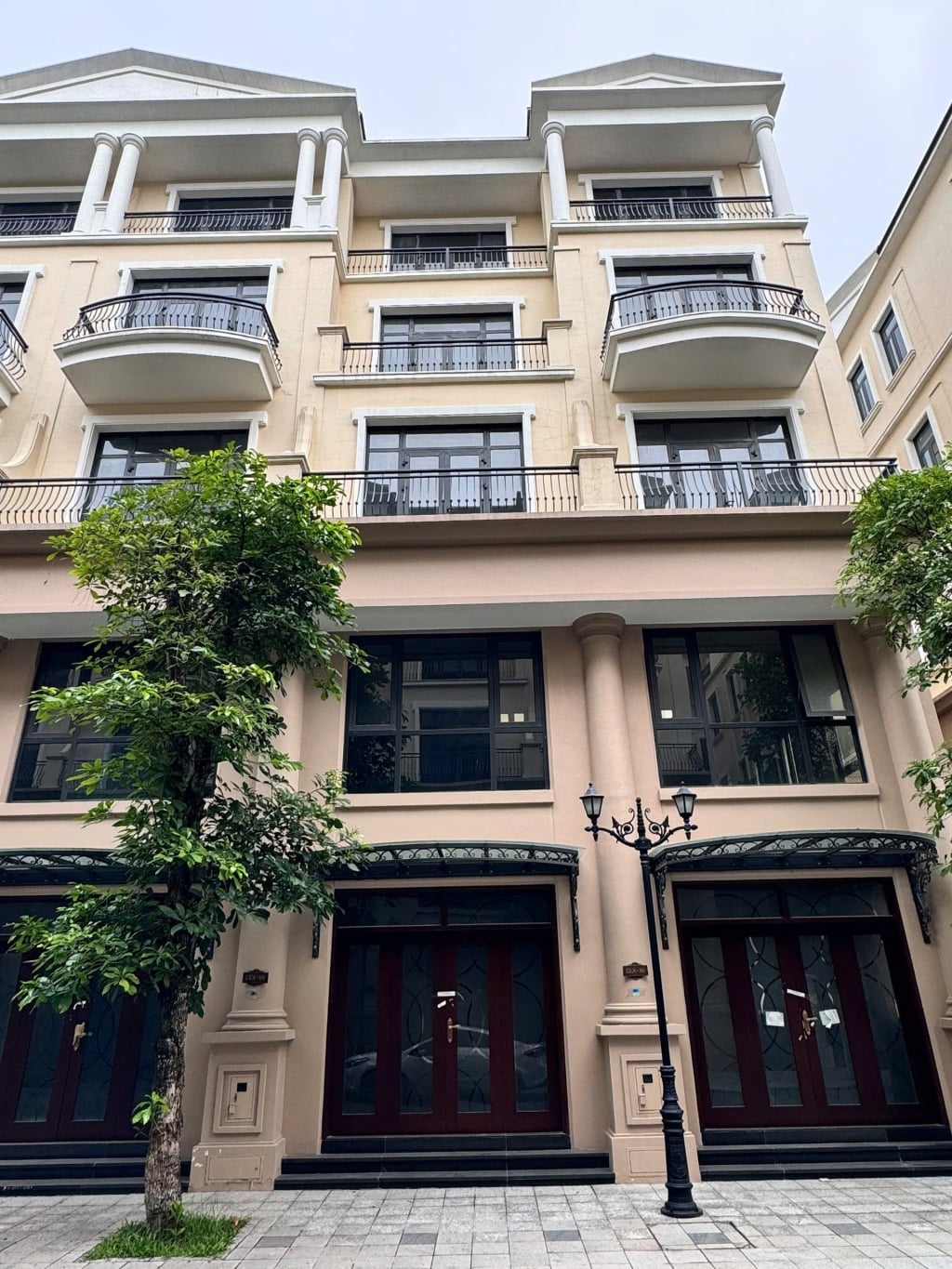 Bán gấp căn liền kề The Empire, Văn Giang, 56m2, khu khép kín đảo dừa, giá tốt trong phân khúc