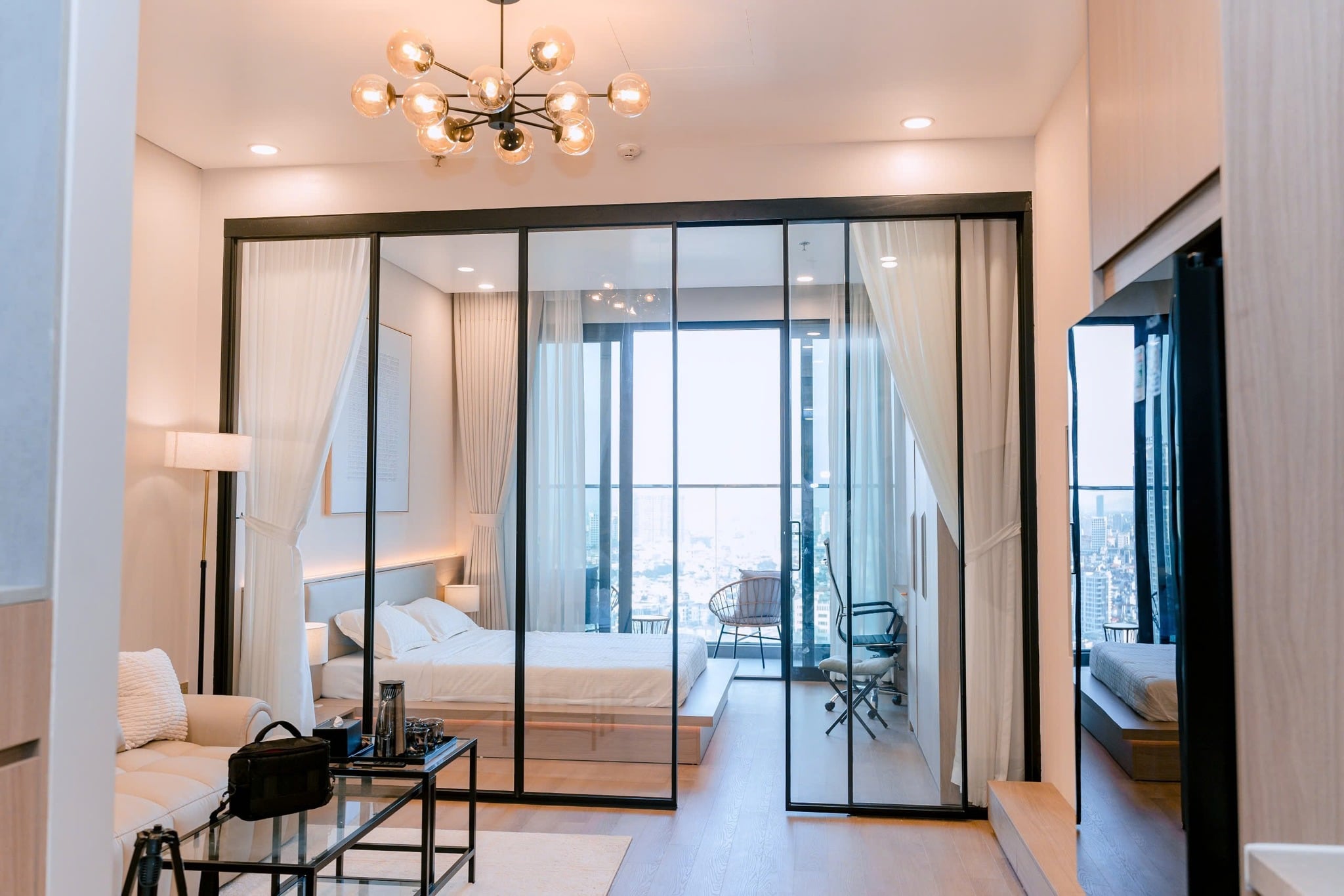 Bán căn Studio Lancaster Luminaire, 45m2 full đồ cơ bản, giá 7,1 tỷ