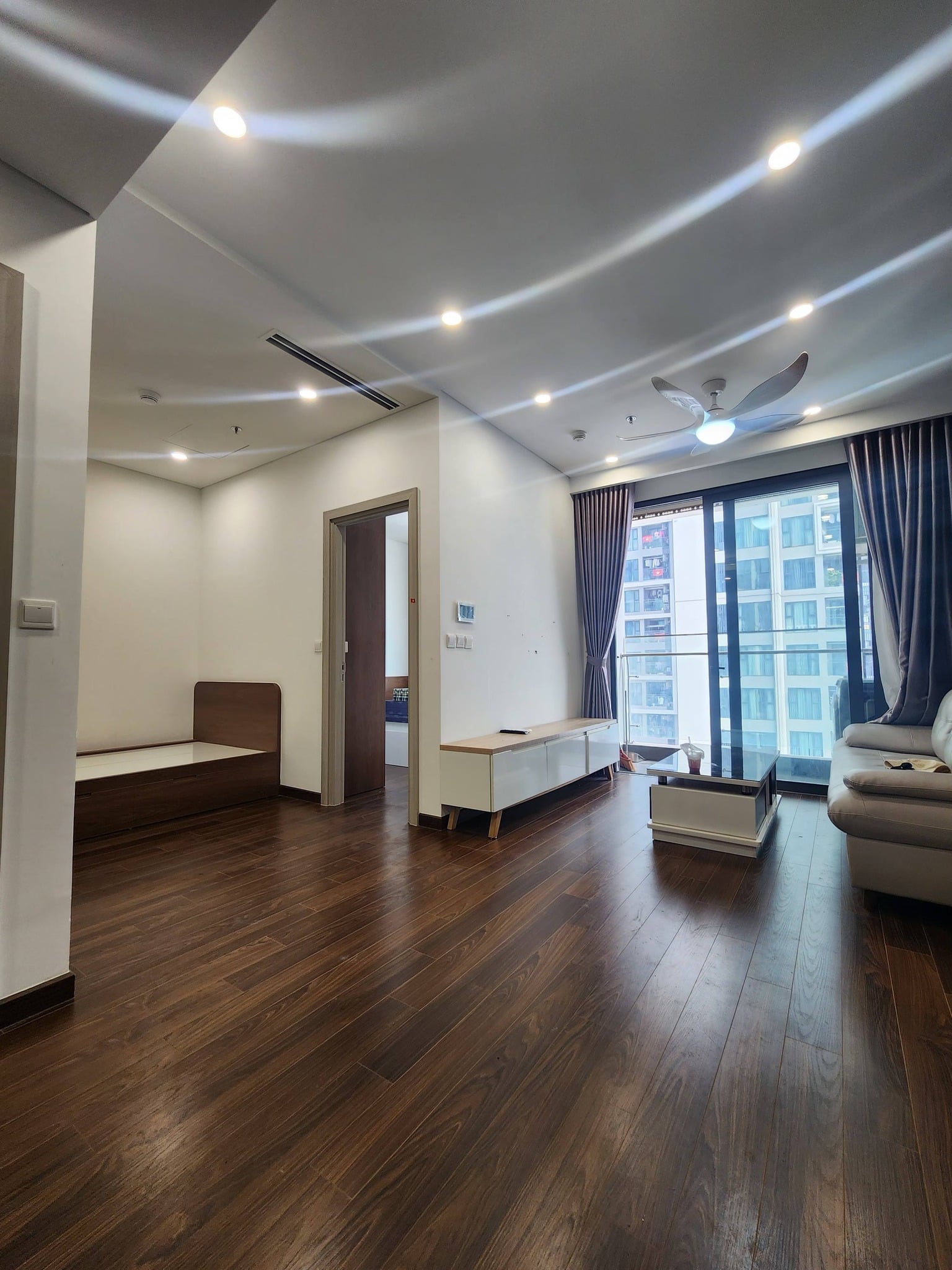 Bán gấp căn 1PN+ Masteri West Heights, full nội thất, sẵn sổ đỏ, hạ giá còn 4,38 tỷ