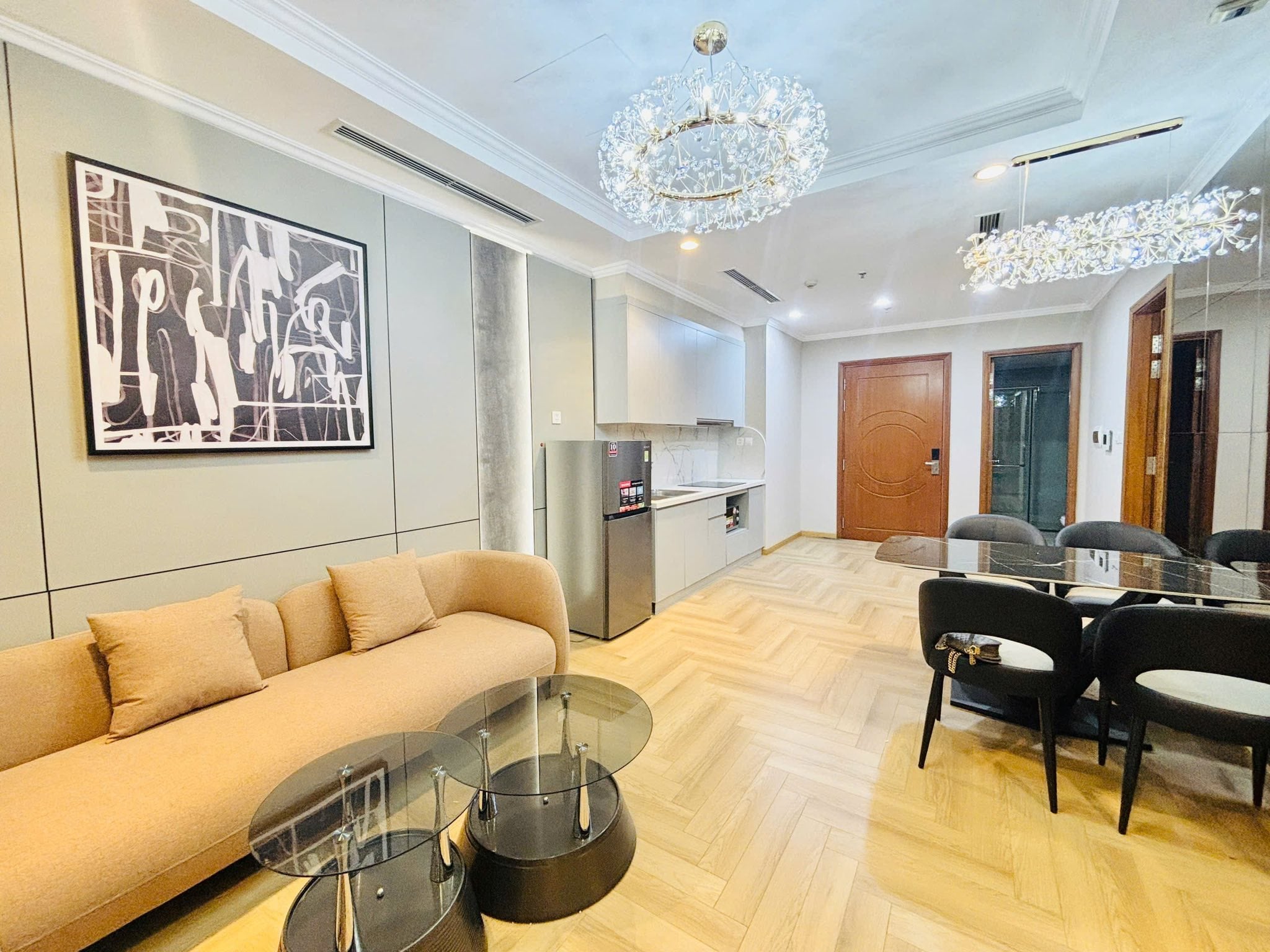 Hiếm, bán căn hộ Times City, căn P11 2PN 70m², logia rộng, nội thất mới, sổ đỏ sẵn