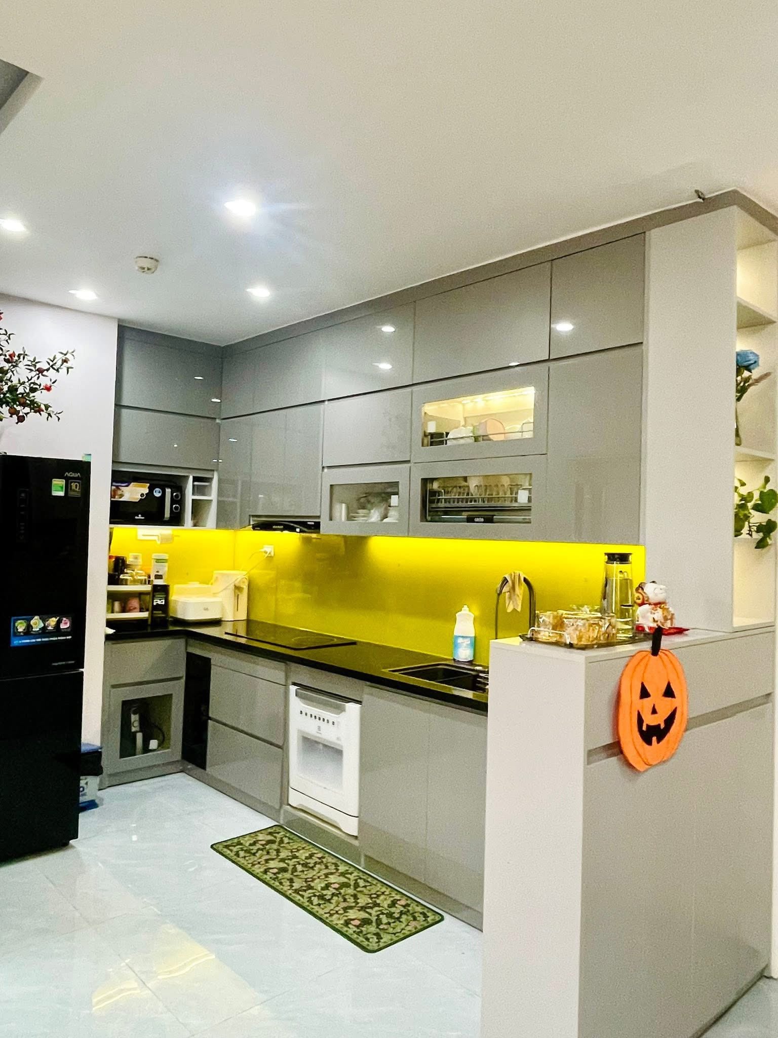 Bán căn hộ chung cư The Pride, tòa B tầng trung, 111m2 3PN 3WC, giá 10 tỷ