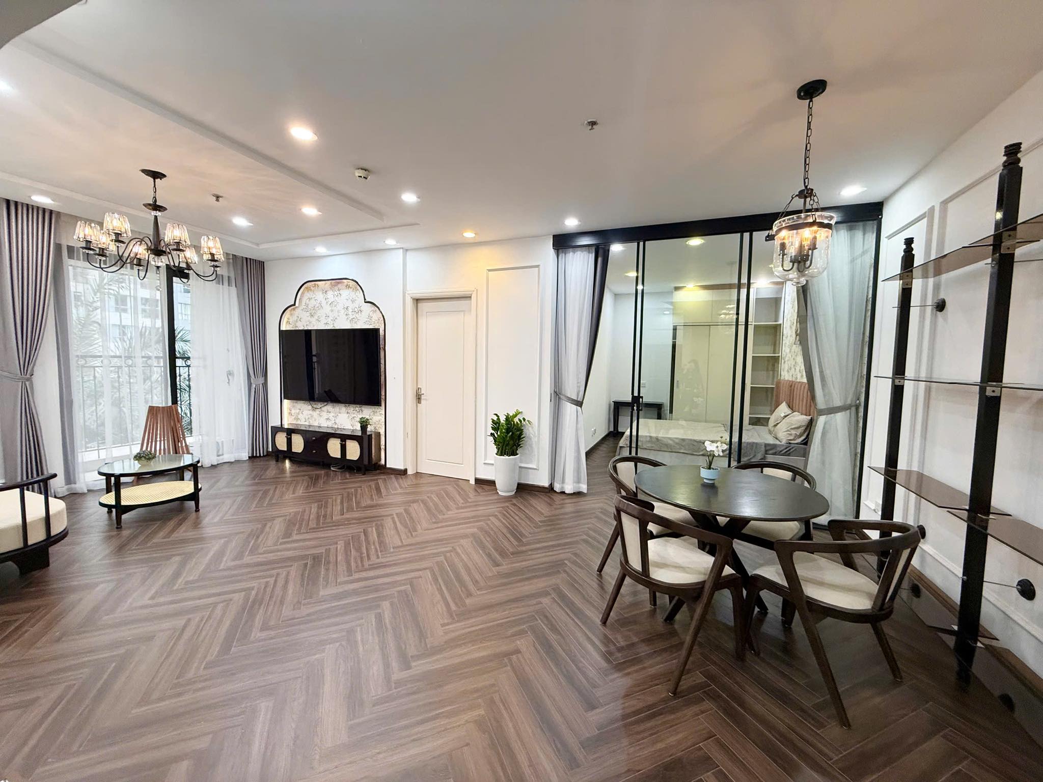 Bán gấp căn 2PN Times City Park Hill, T18,28 siêu xinh, full nội thất mới, bếp sửa thoáng