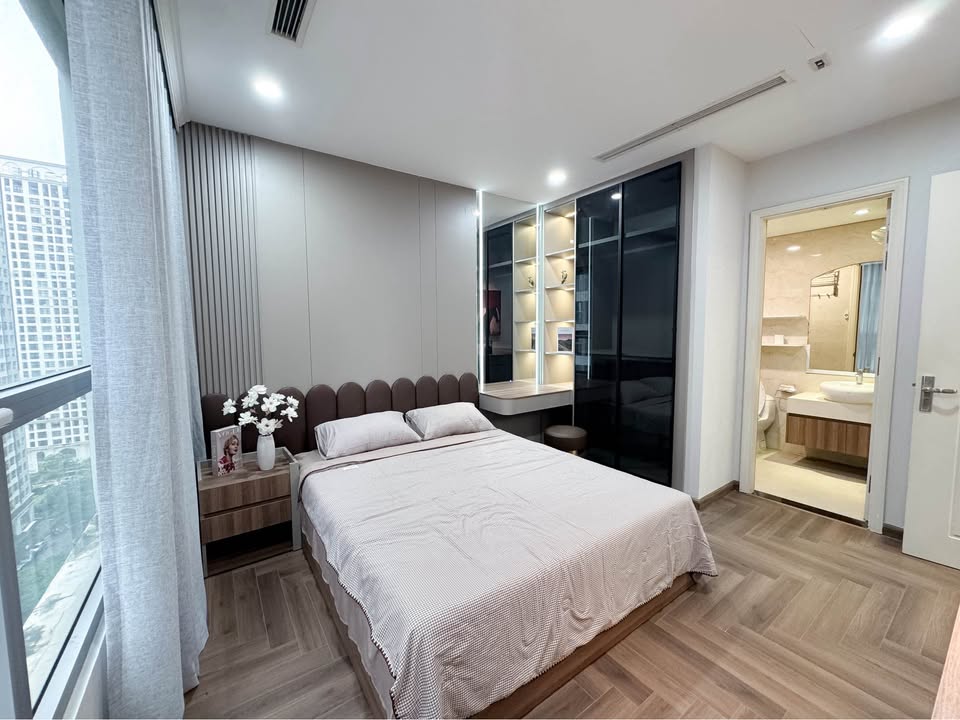 Chủ gửi, bán căn 2PN Times City, tòa T18 83m², full đồ xịn, hướng Nam, giá 10,5 tỷ