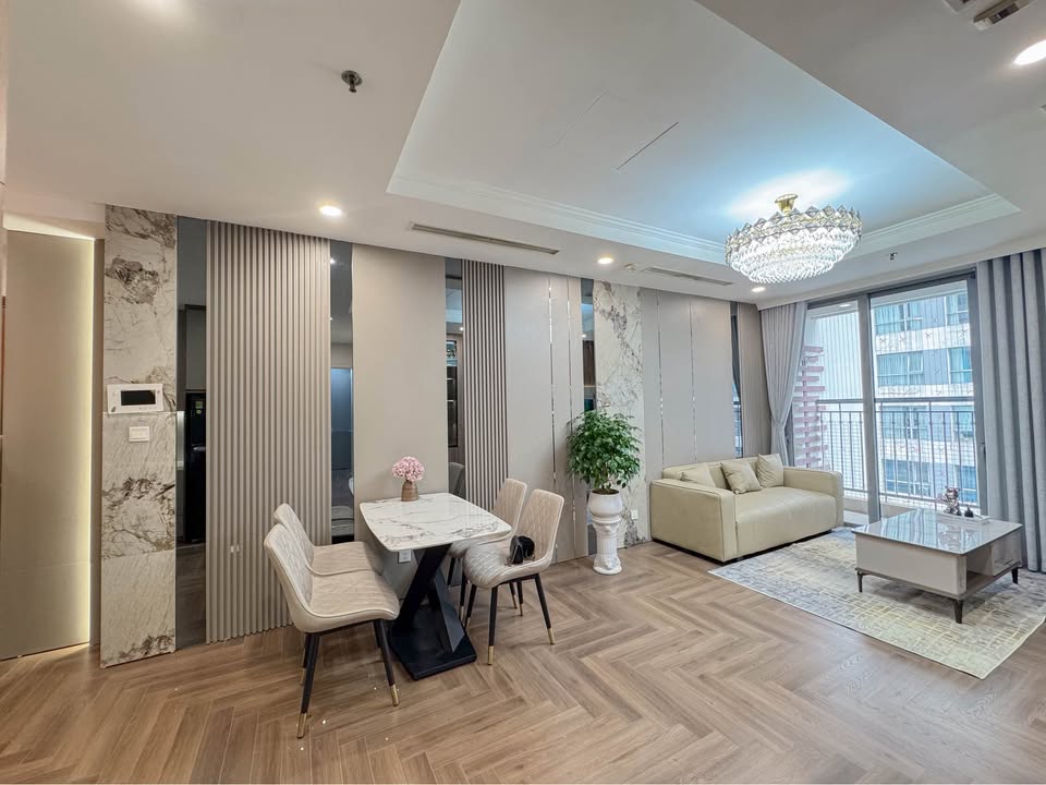 Bán nhanh căn hộ 2PN Times City, 90m2, có slot xe, ban công Đông, tòa T5,6,7