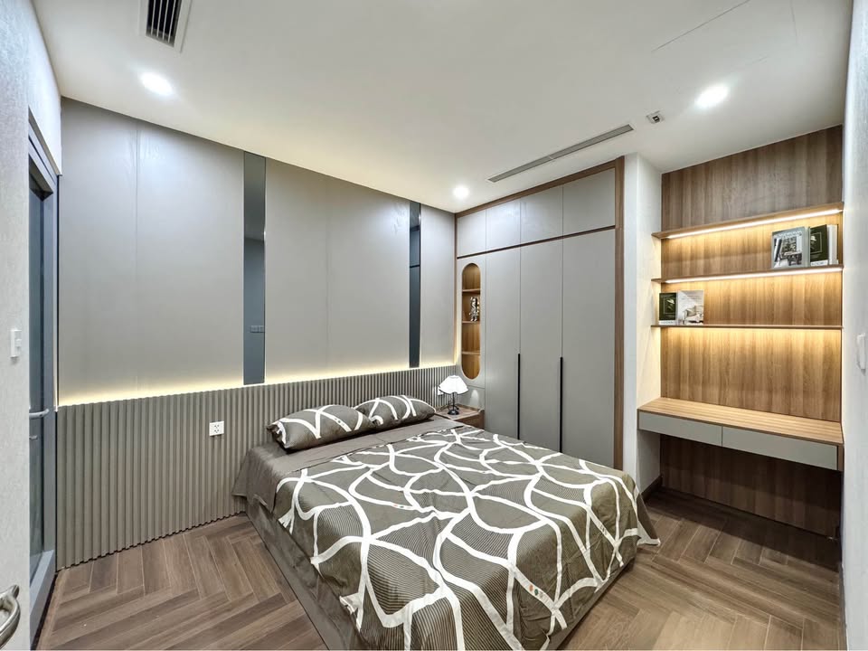 Căn hộ 2PN Times City, T18,03 siêu đẹp, 83,1m², lát sàn xương cá, giá 10,6 tỷ