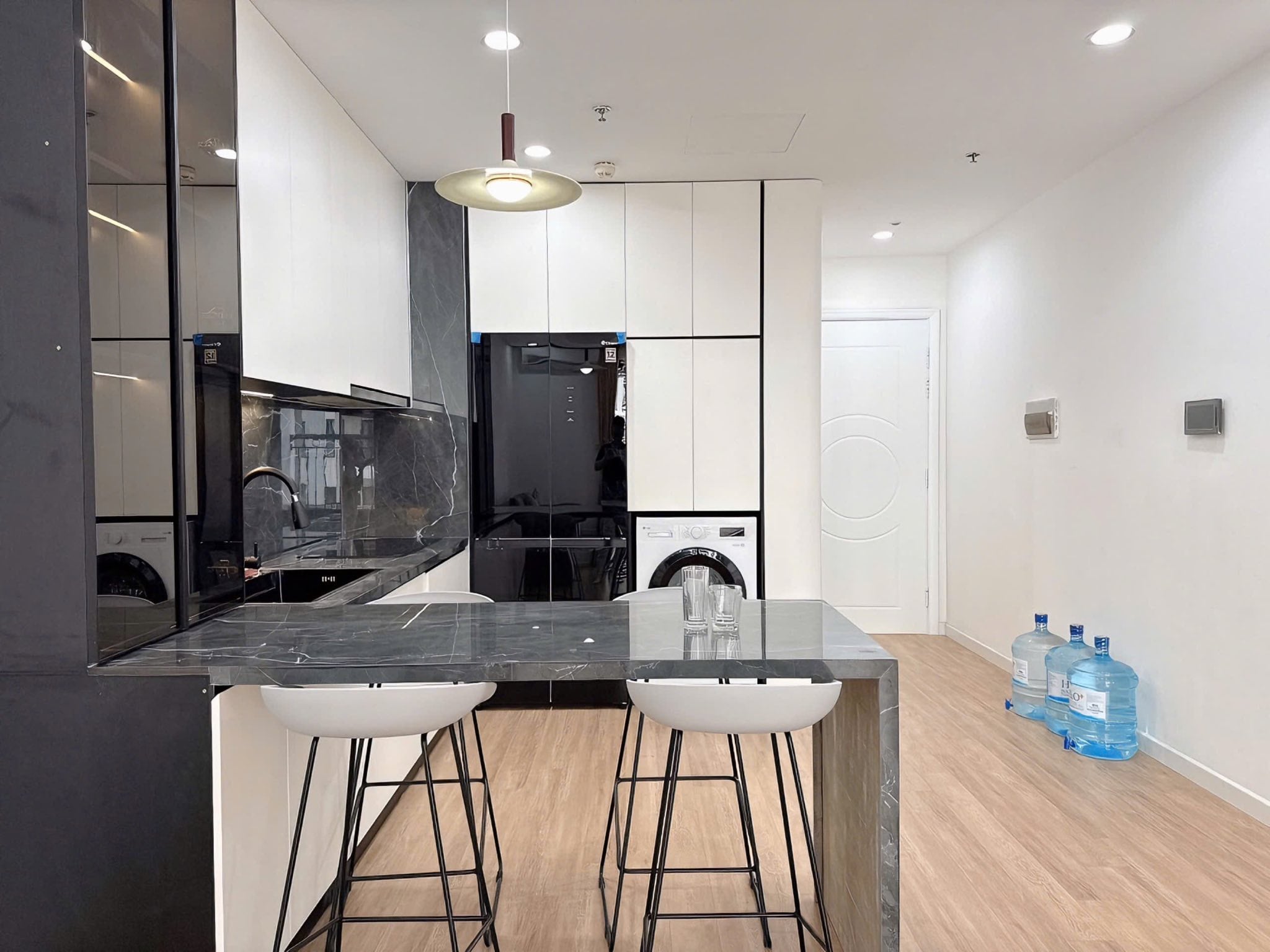 Cực rẻ, bán nhanh căn hộ Times City, 90m2 tòa T7, có slot ô tô, giá 10,8 tỷ