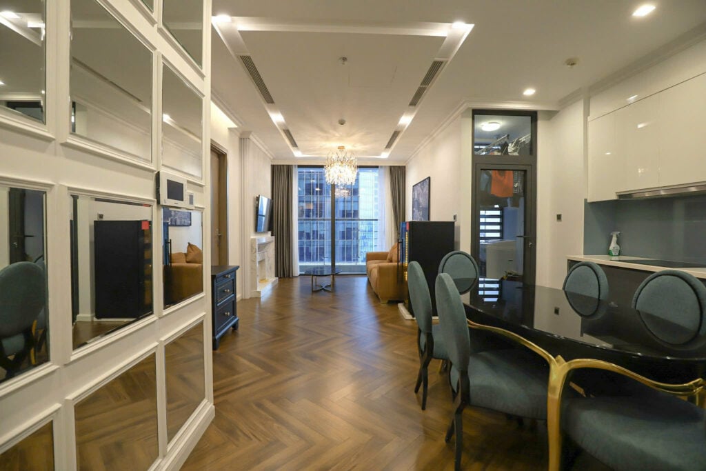 Bán gấp căn hộ Vinhomes Metropolis, 80m2 view nội khu, giá 17,5 tỷ đủ đồ