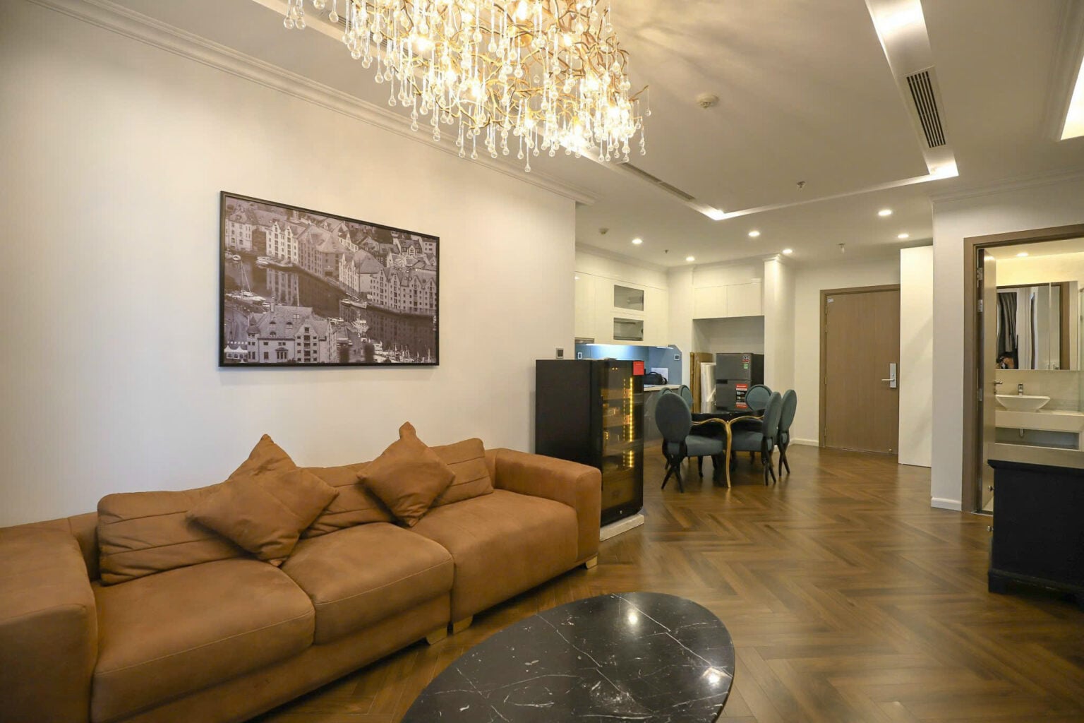 Bán căn 2PN Vinhomes Metropolis, tòa M3 view Hồ Tây, đang cho thuê 35 triệu/tháng