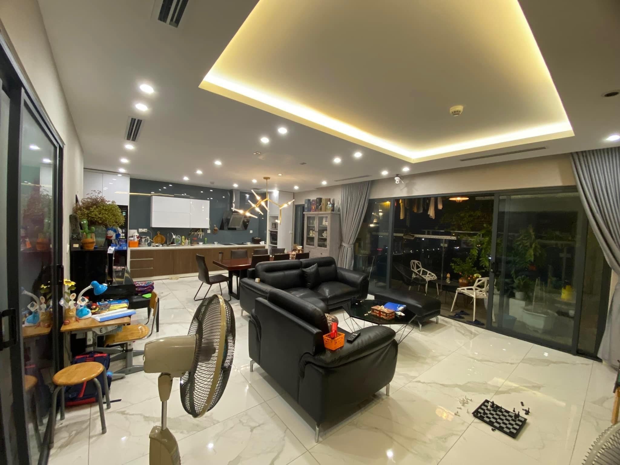 Bán chung cư Golden Land, diện tích 93m2, 3PN, 2WC giá ưu đãi chỉ với 9,7 tỷ