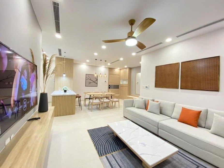 Bán căn chung cư The Golden Palm Lê Văn Lương, góc 3PN, 121m2 tầng 15, giá chỉ 12 tỷ