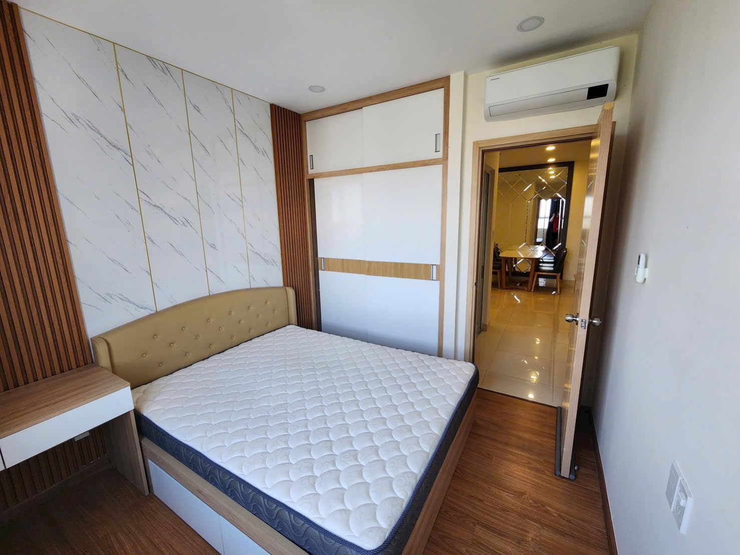 Chủ nhà bán 2 căn Dream Home, loại 62m2, bancol, trống và có nội thất, từ 2,39 tỷ