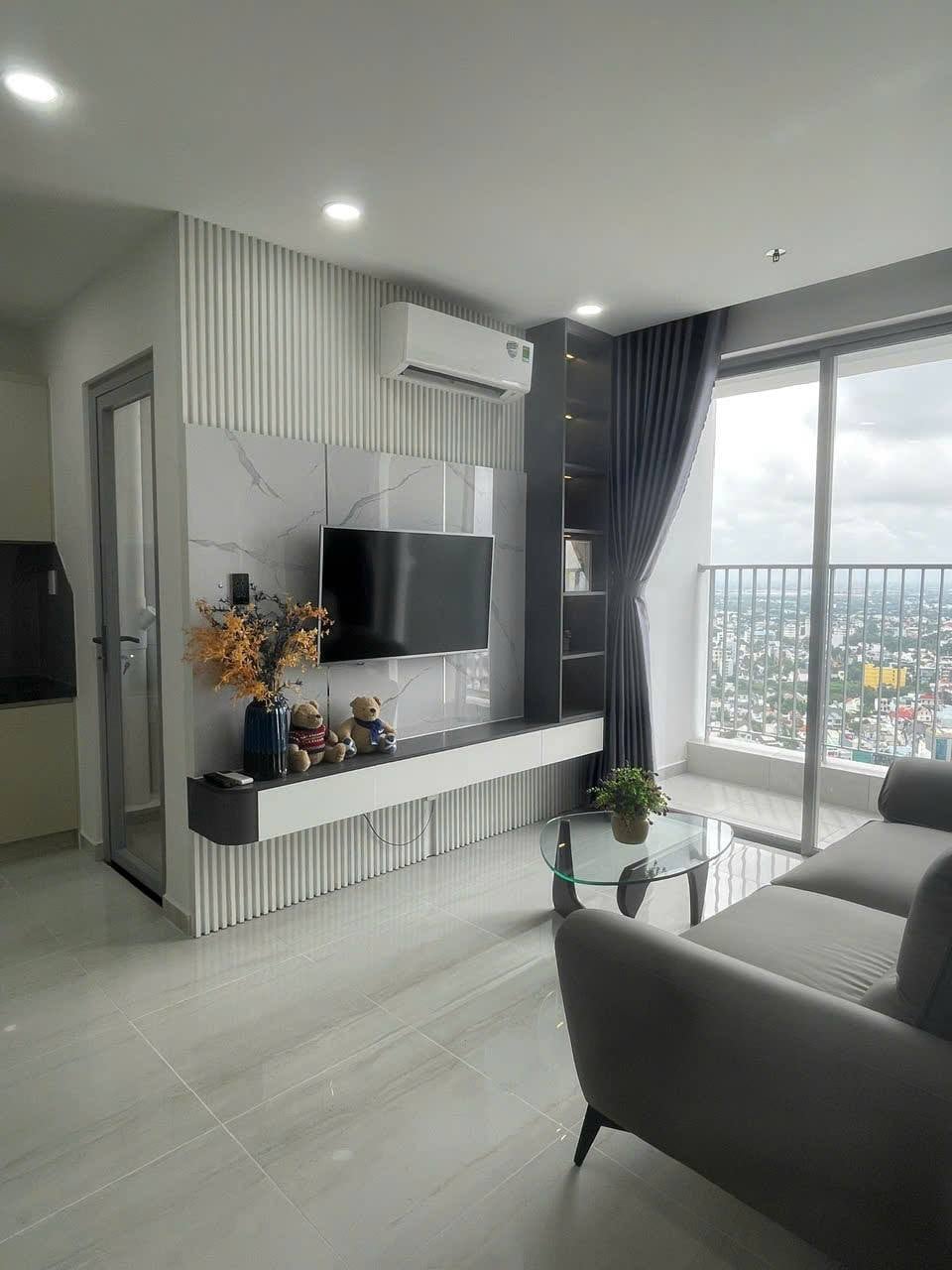 Bán căn hộ Charm Saphire, 2PN,2WC, dt 70m2, giá 2,46 tỷ bao thuế phí sang nhượng
