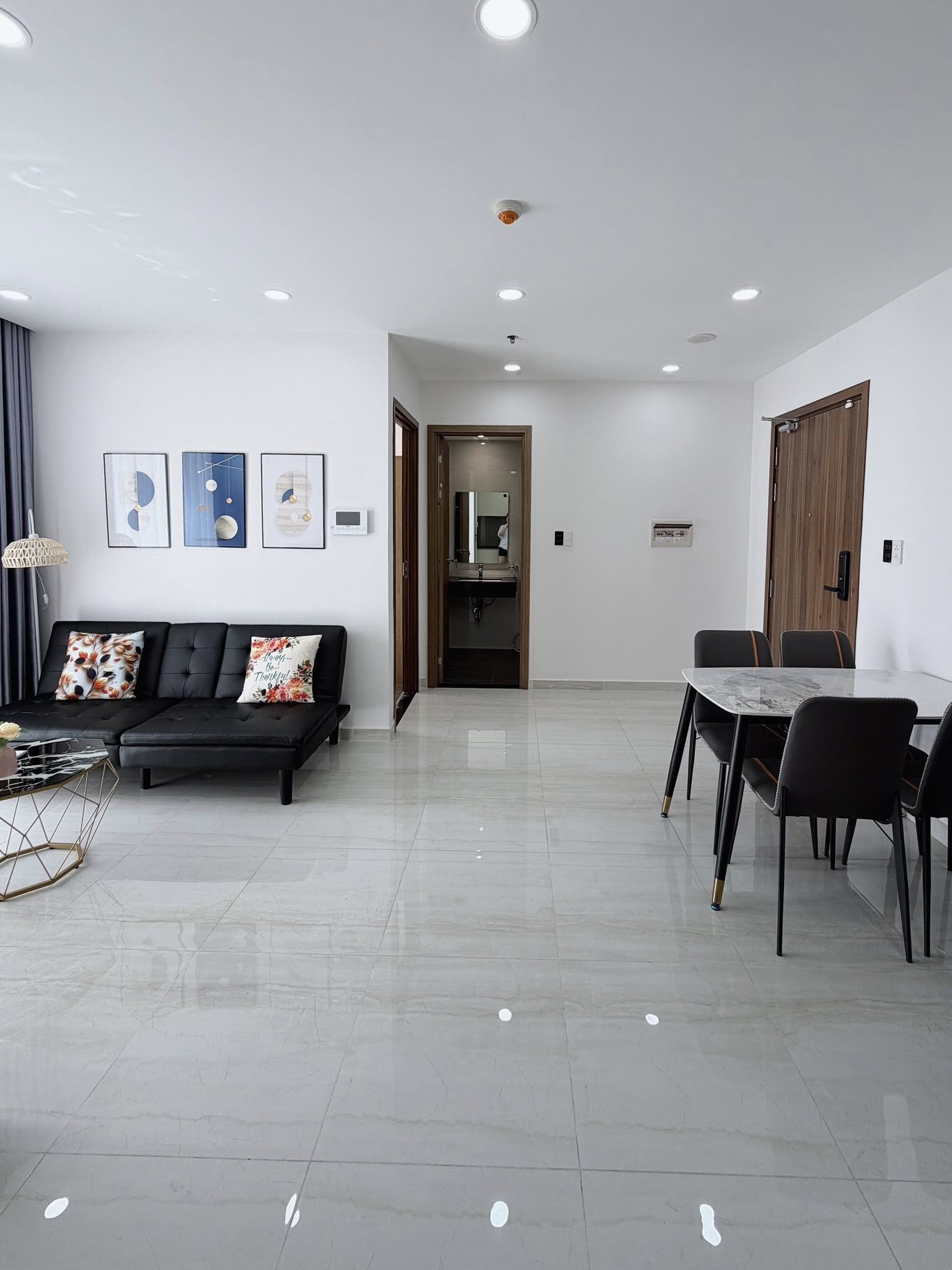 Bán căn hộ Happy One Central, góc 2PN 2WC 75m2 bàn giao hoàn thiện nội thất, nhỉnh 2,7 tỷ đã VAT