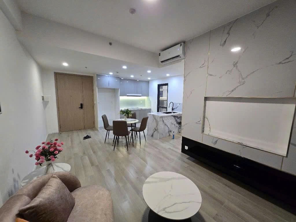 Bán căn hộ Lumiere Boulevard, tầng 11, DT 70m2, góc 2PN 2WC, view hồ bơi, 5,75 tỷ TL