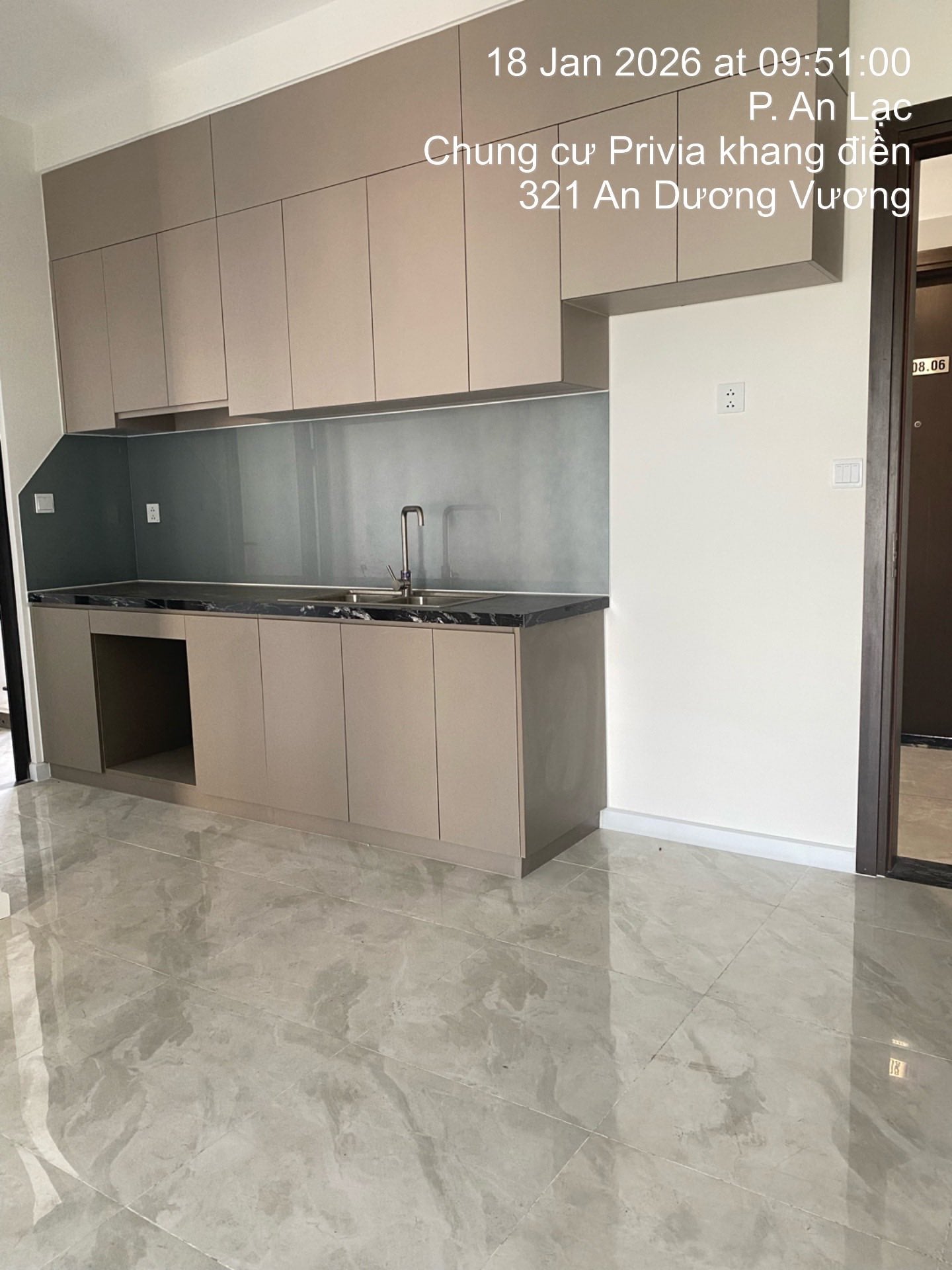 Cho thuê căn hộ studio The Privia, có mây lạnh, máy nước nóng, rèm 8tr/th ở liền