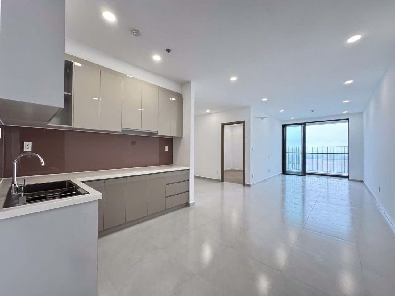 Cần tiền bán gấp căn 2PN MT Eastmark City, dt 70m2 giá 3,8 tỷ, cam kết giá tốt