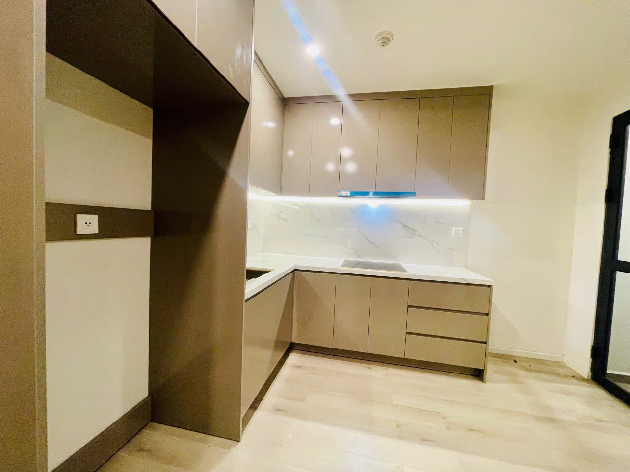 Bán căn hộ Masteri Centre Point, cặp căn 2PN, 3PN, tuyệt đẹp, tòa D, view ĐN, sông Đồng Nai