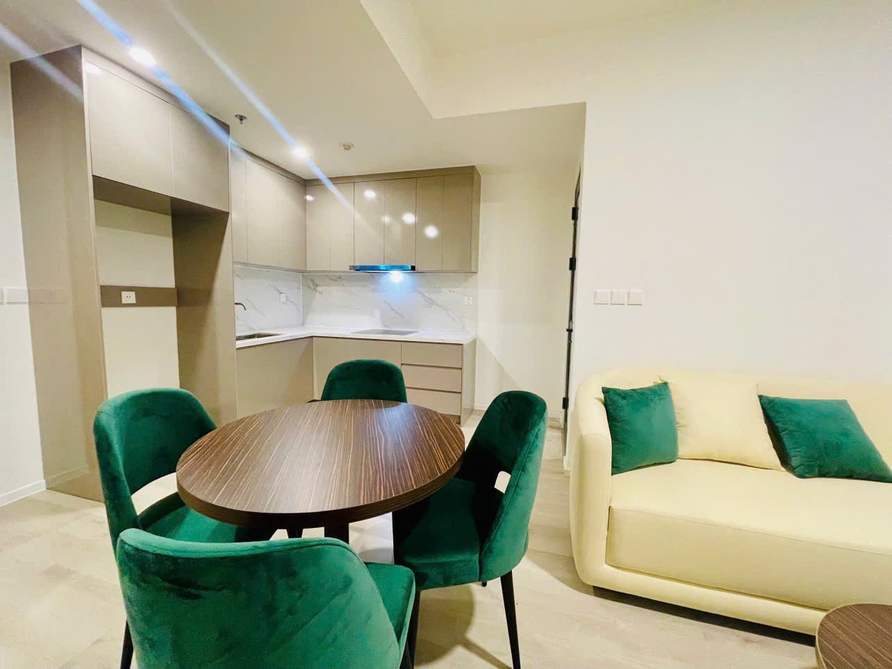 Độc quyền căn hộ  Masteri Centre, 2PN2WC, diện tích 75m² gía 4,65 tỷ, có dòng tiền